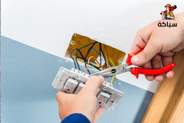 تصليح اسلاك الكهرباء